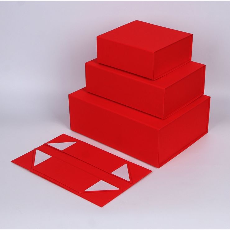 Folding gift box